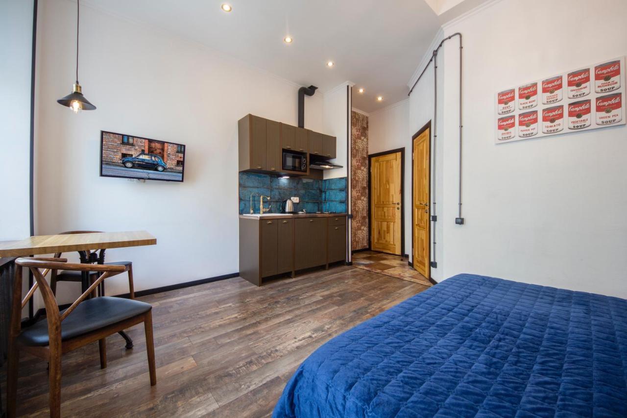 Apartment mit Balkon