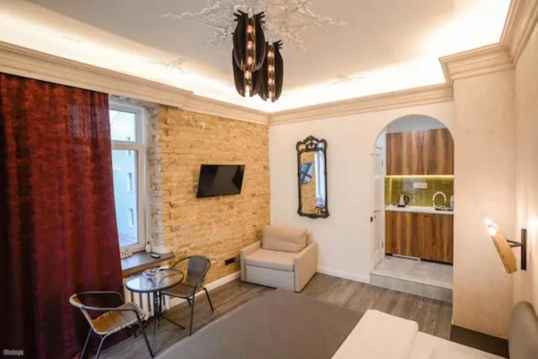 Studio Apartment