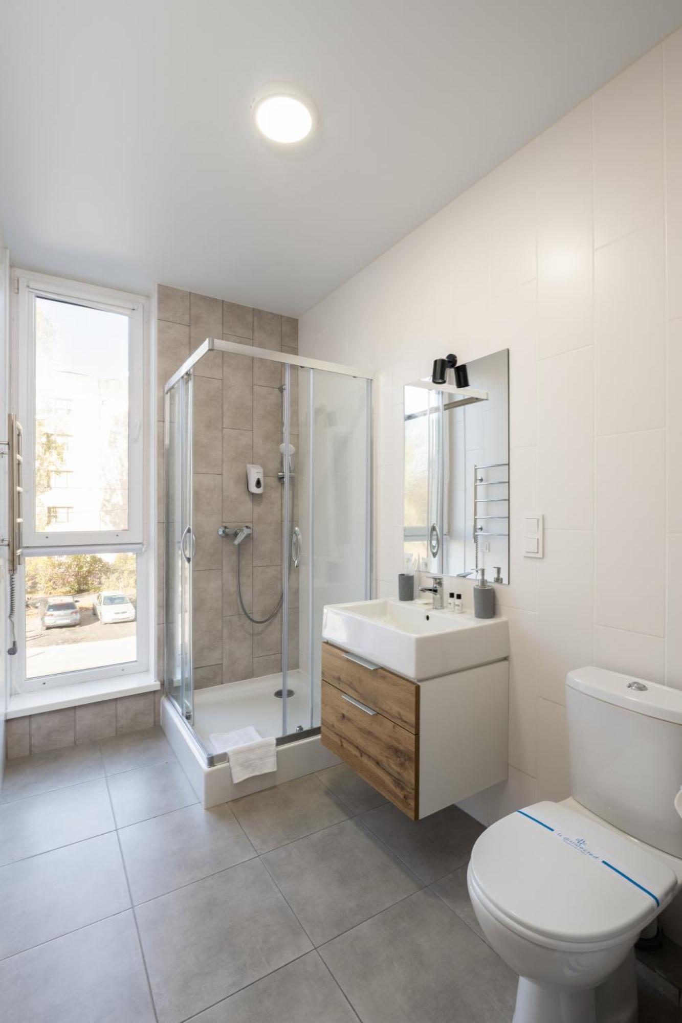 Deluxe Studio,1541888782:JPEG