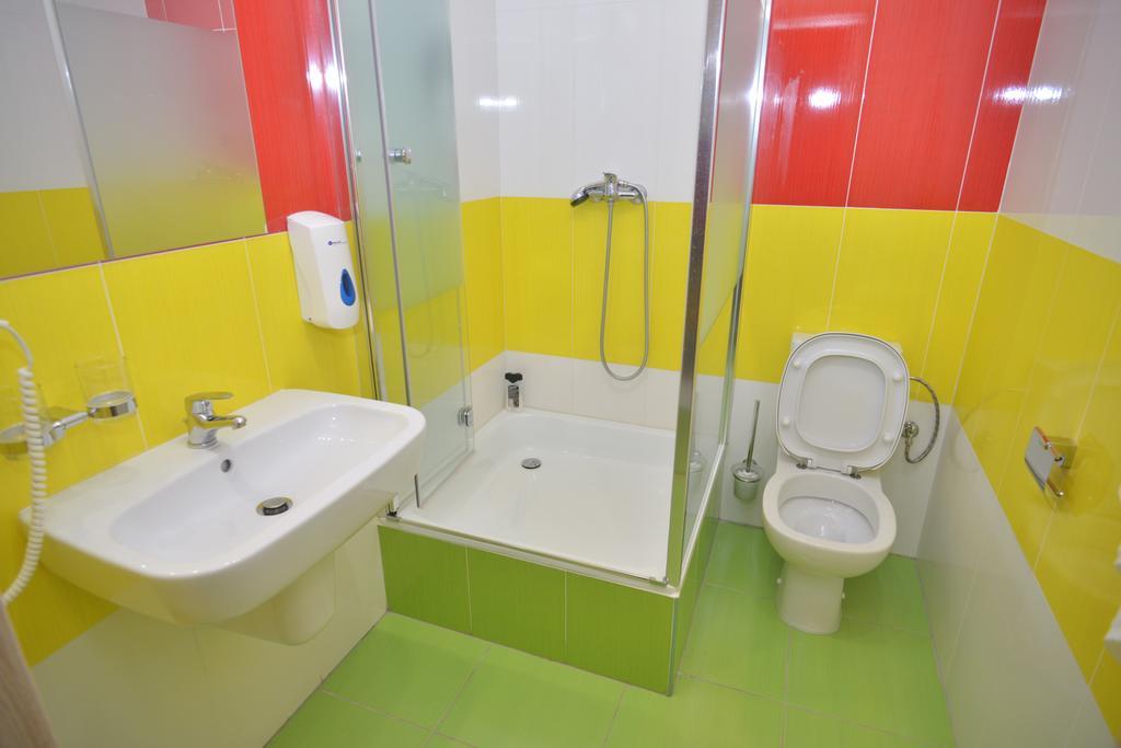 Chambre Triple avec Salle de Bains Privative Séparée