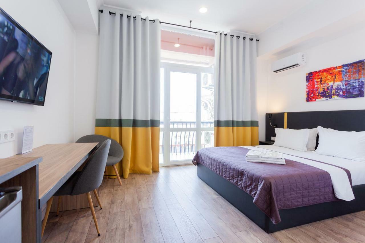 Street View Studio with Balcony  on Khreschatyk 23