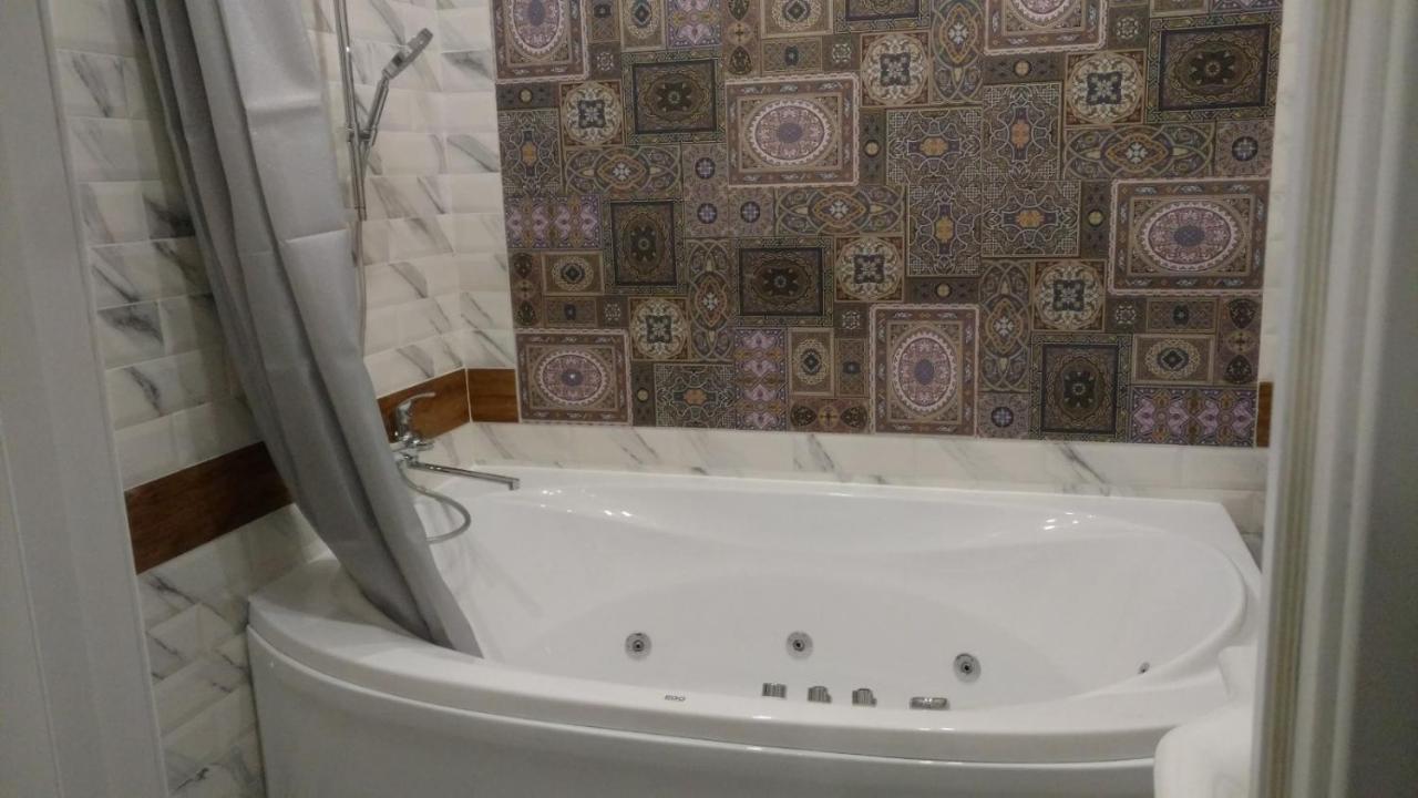 Suite with Spa Bath,1524790660:JPEG