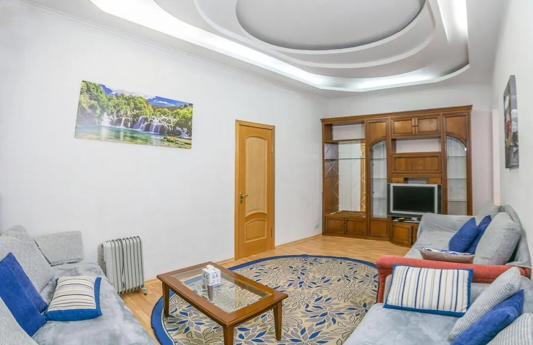 3-Room Apartments On Malopodvalna St-1
