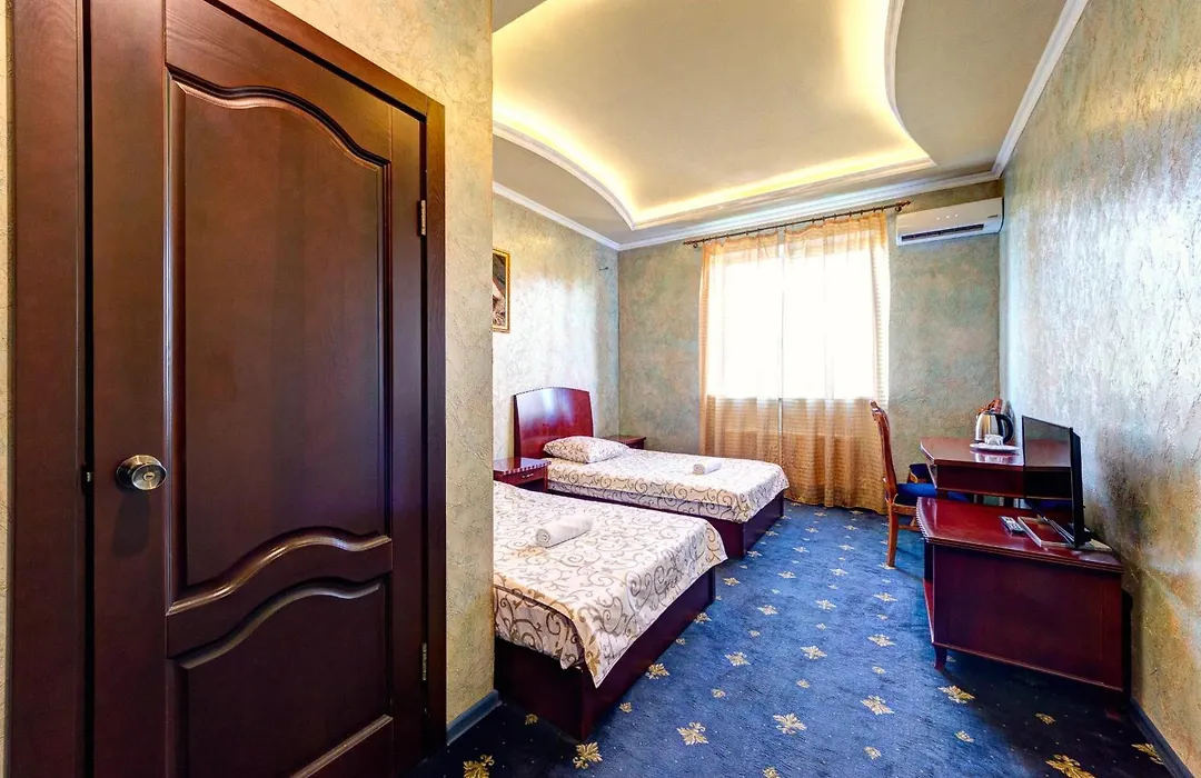 Hotel Kiev Lomakin-1