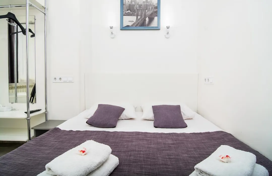 Smart Hotel Rooms Near Metro 24/7-1