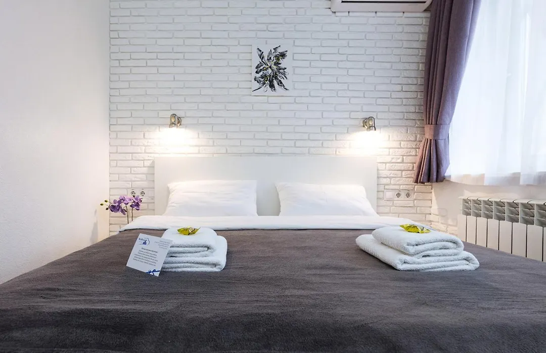 Smart Hotel Rooms Near Metro 24/7-1