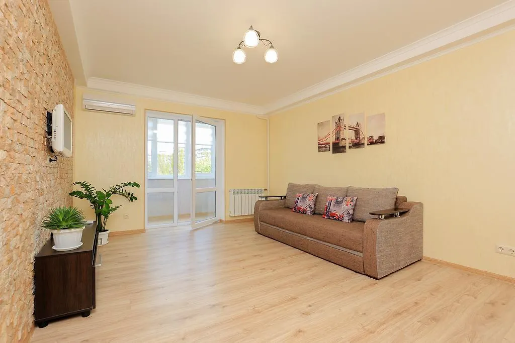 Apartment On Obolonskiy Prospect 16V-1
