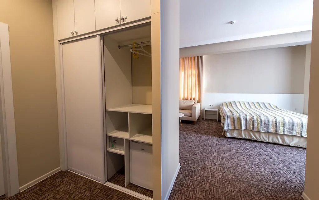 Light Hotel & Hub-1