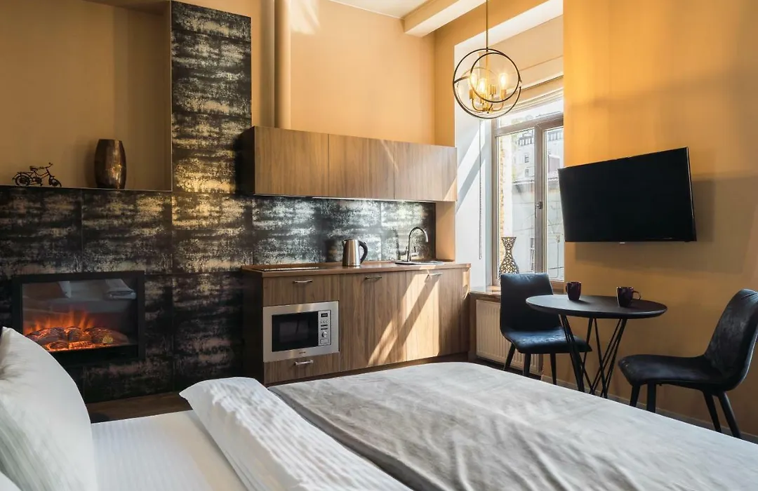 Spacious Apartments In Central Kyiv - Walk Everywhere - Next To Hyatt-1