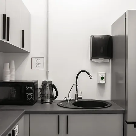 Av-2 Capsule Hotel-3