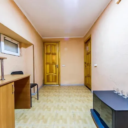 Комфортный Номер В Уютном Апарт-Отеле-3