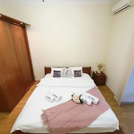 Inn Home Apartments - Kreshchatyk Area-3
