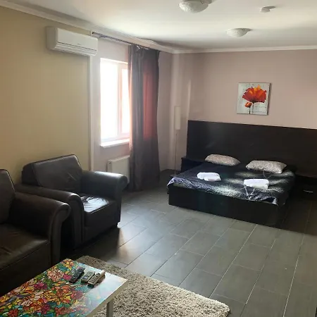 Green Hotel-2