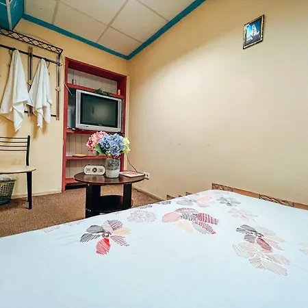 Guest House On Saksahanskoho Street-3