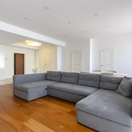 На Видалення!Petrovdom Inn Rc Diplomat Hall -The Smart Hotel Apartment Panoramic City View I-3