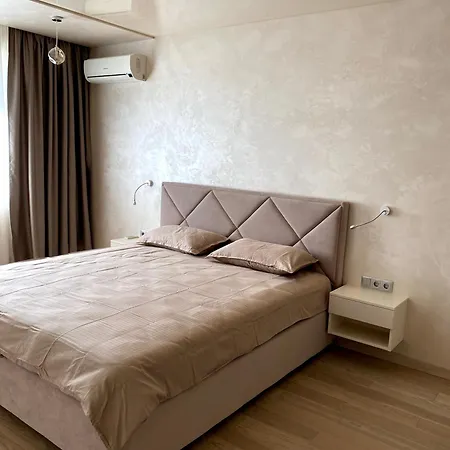 Kyiv Relax Flat-2