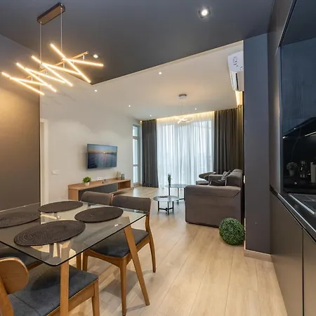 Royal Tower Residence Big Vip Apartment In Center Floor 27-3