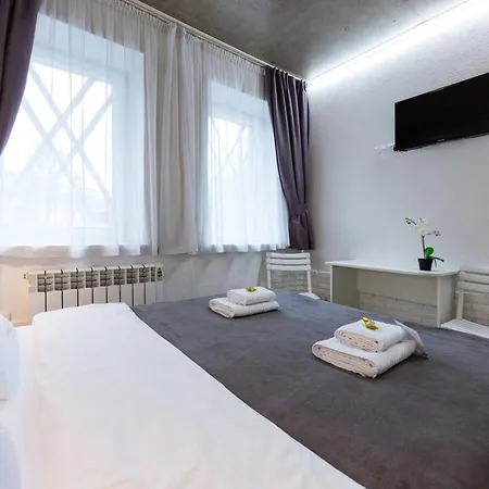 Smart Hotel Rooms Near Metro 24/7-2