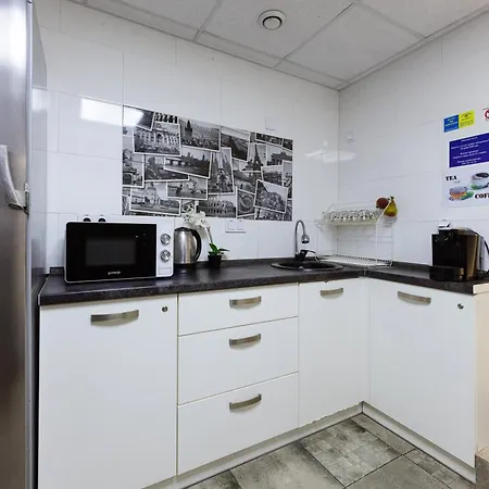 Smart Hotel Rooms Near Metro 24/7-3