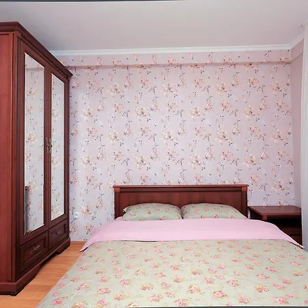 Apartment On Obolonskiy Prospect 12-2