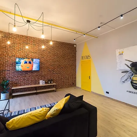 Hotel Bee Station-2