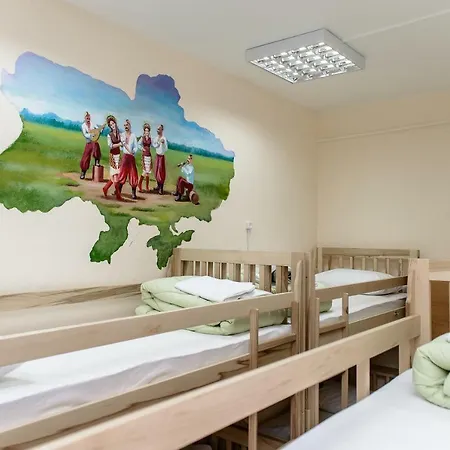 Globus Lipki Hostel-3